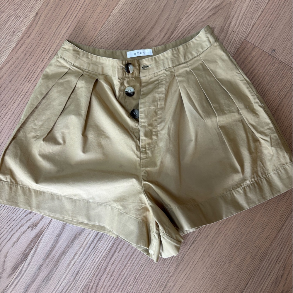 Doen High Waist Shorts in Tan